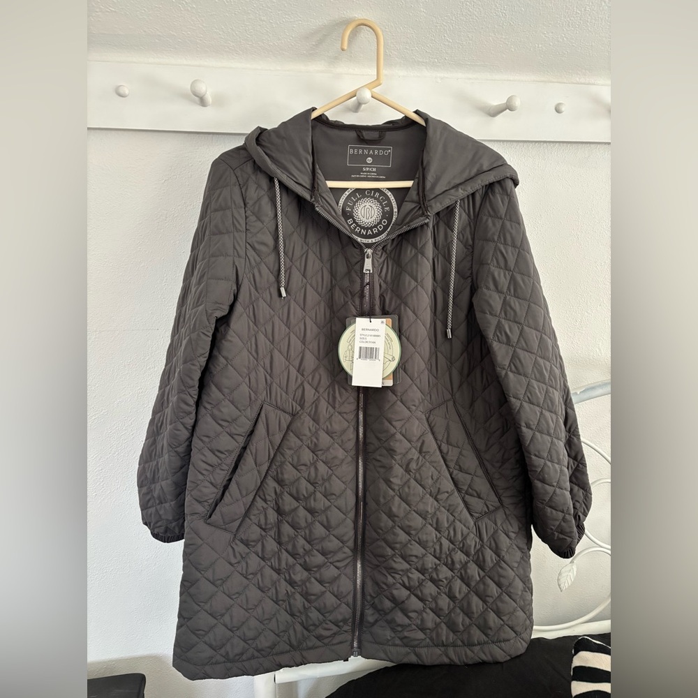 Bernardo Women's Environmentally-Conscious Titan-Grey-Black Quilted Swing Jacket